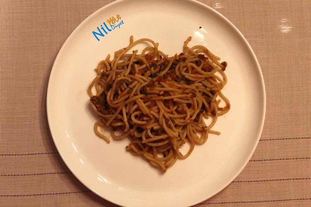 Kıymalı Sebzeli Makarna Tarifi