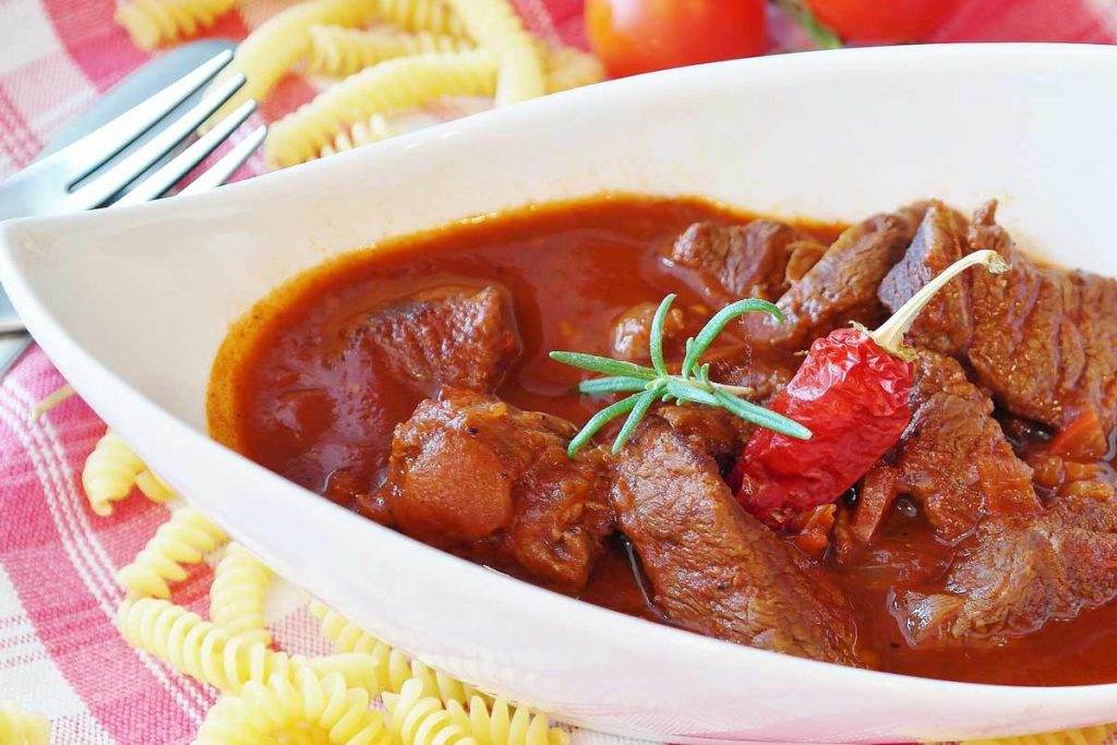 Domates Soslu Biftek Tarifi